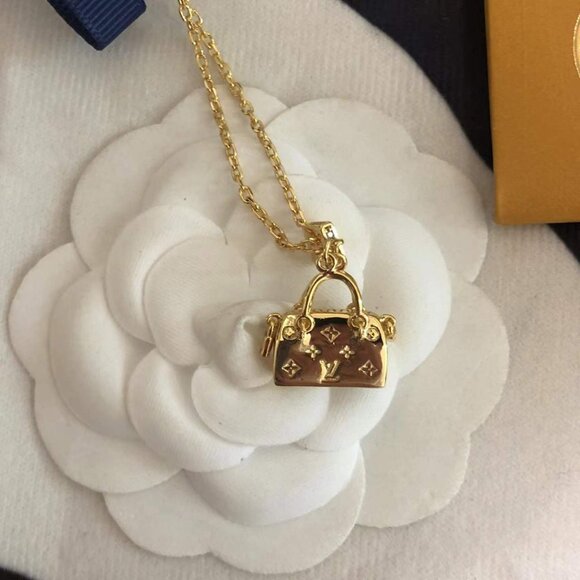 ❤️Collier petit sac a main Louis Vuitton❤️ - Picture 1 of 5